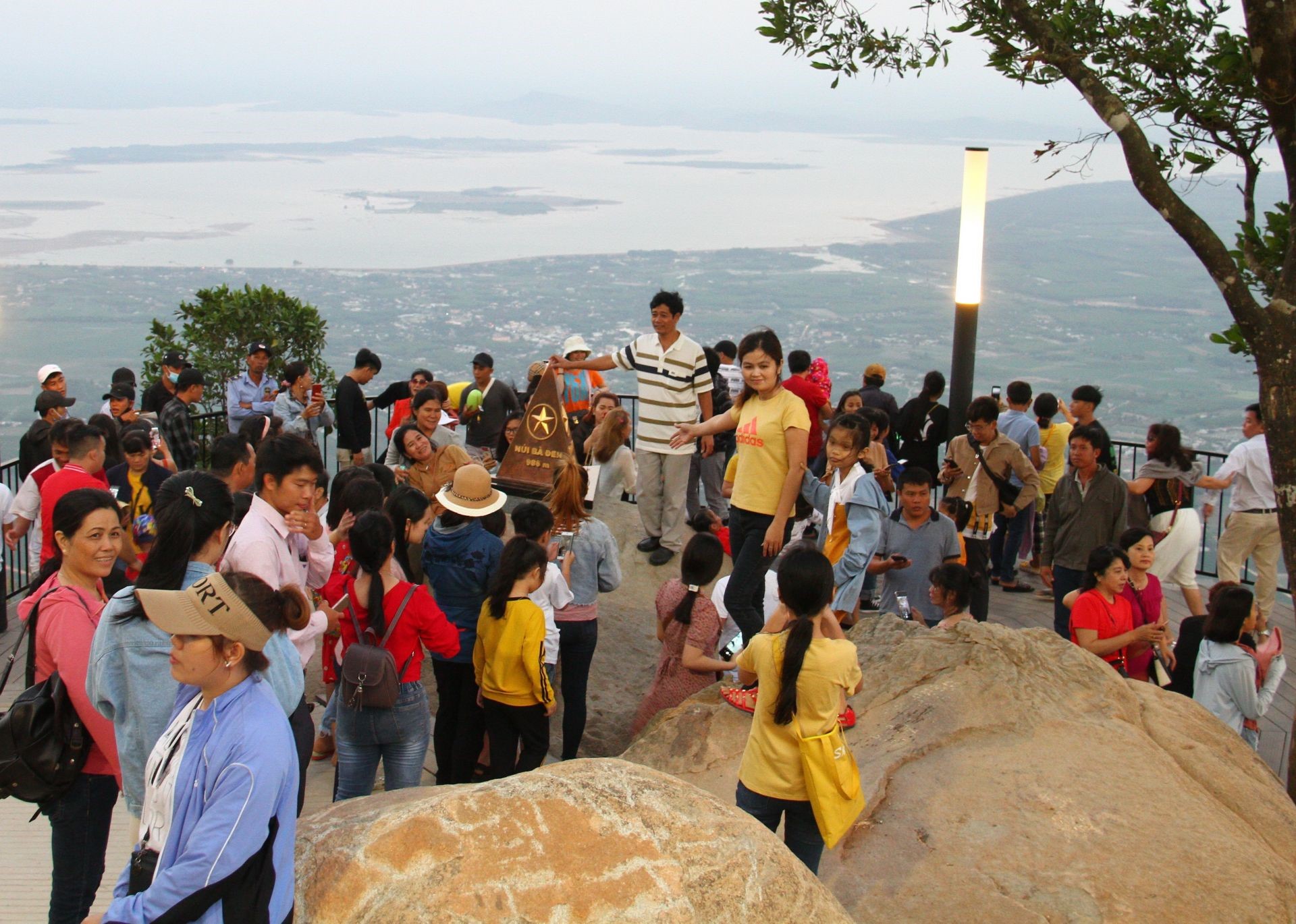 Tay Ninh Day Manh thuc hien.jpg