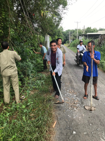 Bí thư chi bộ khu phố gương mẫu, tích cực học tập và làm theo Bác