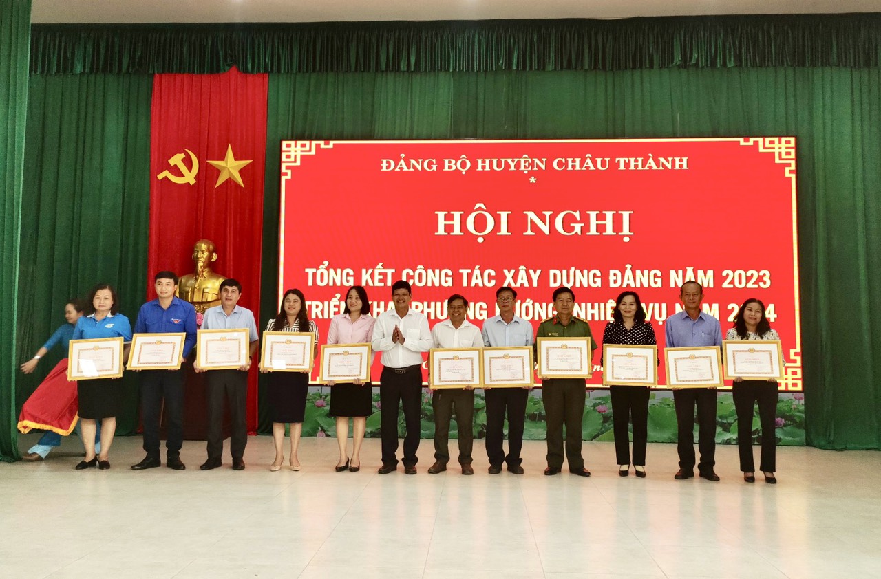 Huyện ủy Châu Thành tổng kết công tác xây dựng Đảng năm 2023, triển khai nhiệm vụ năm 2024