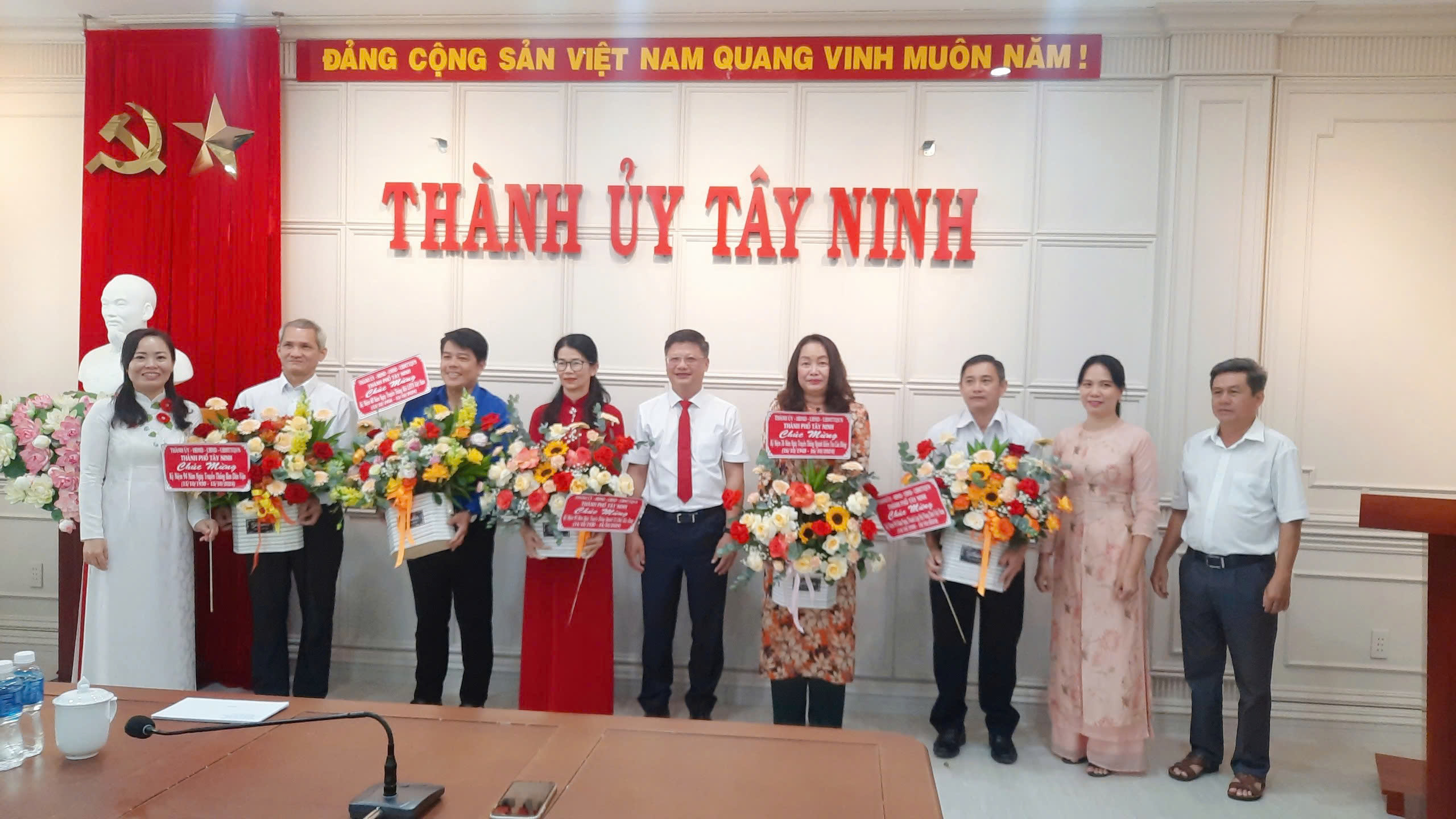 Thành phố Tây Ninh chúc mừng nhân kỷ niệm  Ngày truyền thống các ngành năm 2024