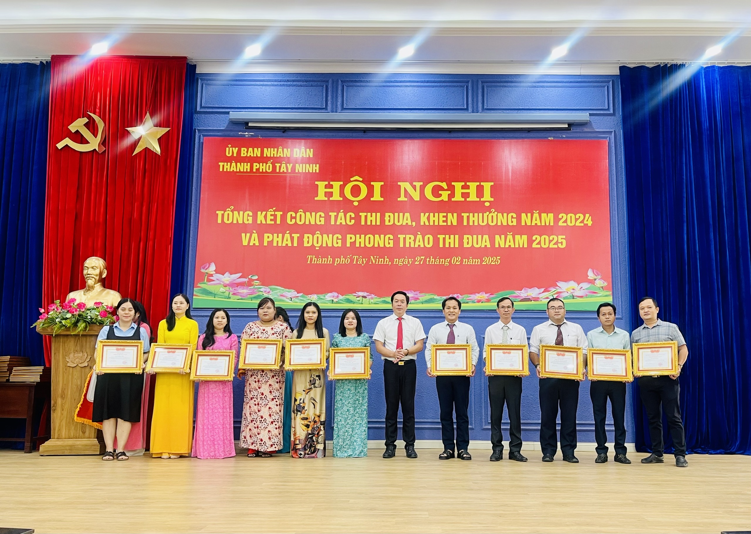 Thành phố Tây Ninh tổ chức Hội nghị tổng kết công tác thi đua, khen thưởng năm 2024 và phát động phong trào thi đua năm 2025