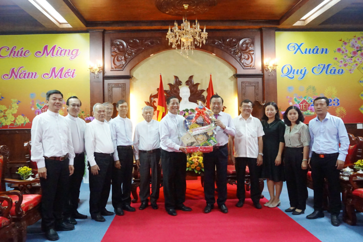 Giáo phận Phú Cường thăm và chúc tết lãnh đạo tỉnh Tây Ninh 	