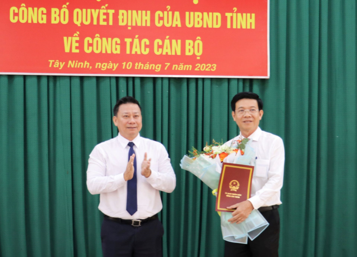 Trao quyết định bổ nhiệm Giám đốc Sở Giáo dục và Đào tạo tỉnh Tây Ninh