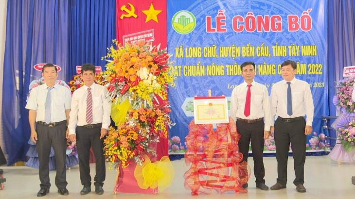 Bến Cầu tổ chức lễ công bố xã Long Chữ đạt chuẩn nông thôn mới nâng cao