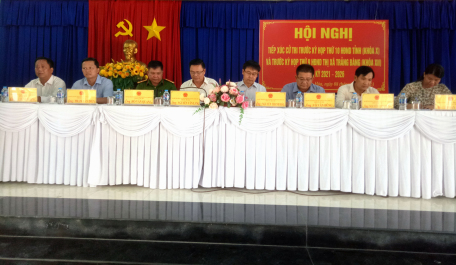 Đồng chí Võ Văn Dũng – Bí thư Thị ủy Trảng Bàng (thứ ba, từ phải qua) cùng các đại biểu tiếp xúc cử tri phường An Hòa
