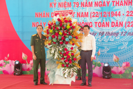 Gặp mặt kỷ niệm 79 năm Ngày thành lập Quân đội nhân dân Việt Nam, 34 năm Ngày Hội quốc phòng toàn dân