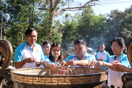 Công đoàn cơ sở Ban Tuyên giáo Tỉnh uỷ về nguồn thăm Di tích lịch sử Địa điểm Căn cứ Ban Tuyên huấn Trung ương Cục miền Nam