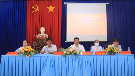 Phó Bí thư Tỉnh ủy Nguyễn Mạnh Hùng tiếp xúc cử tri xã Cầm Giang