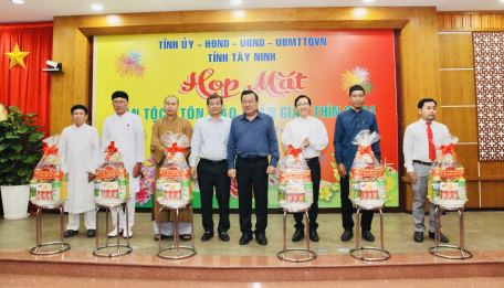 Tỉnh Tây Ninh: Họp mặt dân tộc, tôn giáo mừng Xuân Giáp Thìn 2024