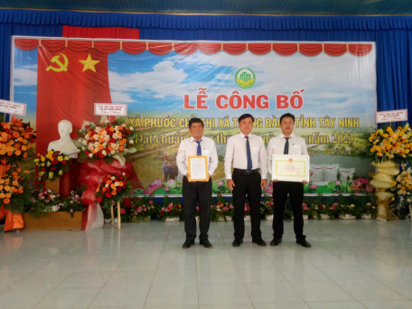 Thị xã Trảng Bàng công bố xã Phước Chỉ đạt chuẩn nông thôn mới nâng cao