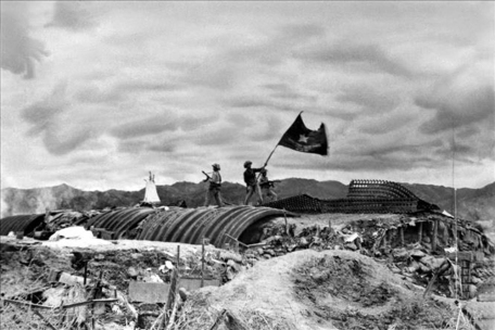 70 năm Chiến thắng Điện Biên Phủ: Nhà xuất bản Thông tấn ra mắt sách ảnh "Điện Biên Phủ - Điểm hẹn lịch sử"
