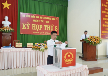 Khai mạc Kỳ họp thứ 8 HĐND huyện Tân Biên khóa XII, nhiệm kỳ 2021 – 2026.