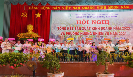 Chi bộ 8 - Nông trường Cao su Cầu Khởi: Nhiều năm liên tục hoàn thành xuất sắc nhiệm vụ tiêu biểu