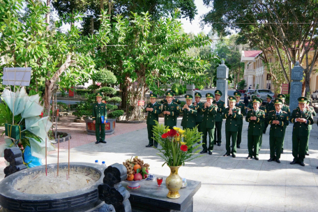 Cán bộ, chiến sĩ Bộ đội Biên phòng Tây Ninh:  Dâng hương các anh hùng, liệt sĩ tại Ban an ninh Trung ương cục miền nam