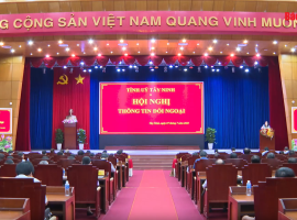 Hoạt động đối ngoại diễn ra sôi động và hiệu quả